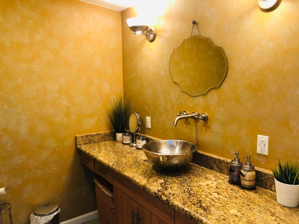Updated Amazing Bi -Level Condo Minutes From Water Views Of New York City North Bergen Exterior photo